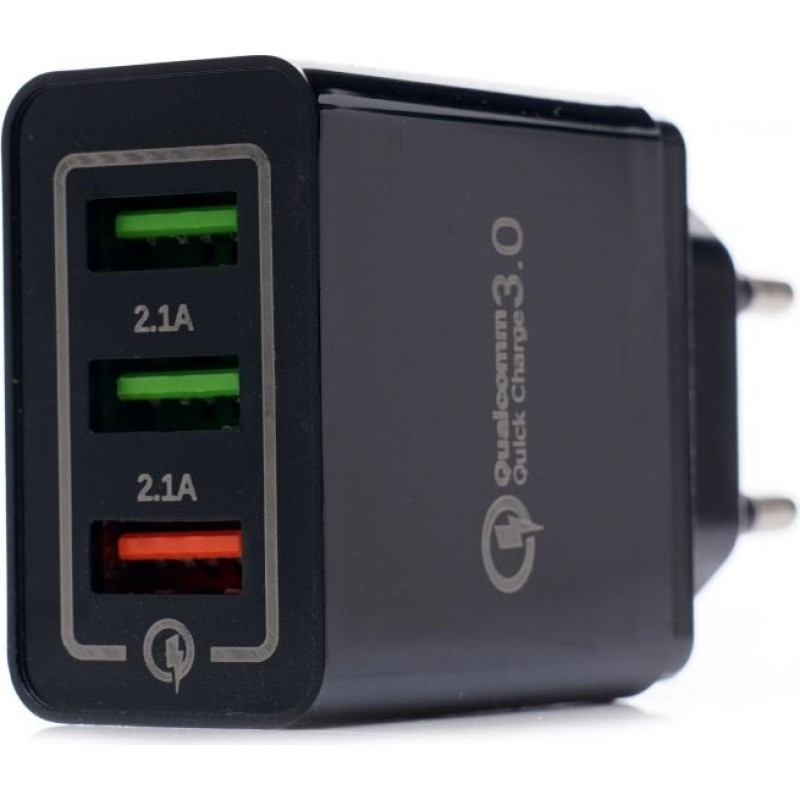 USB charger with fast charge port 220V, 2x2.1A 1xQC3.0