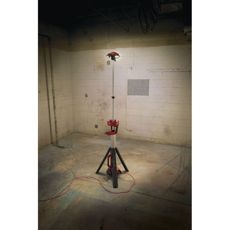 MILWAUKEE M12™ stāvlampa
